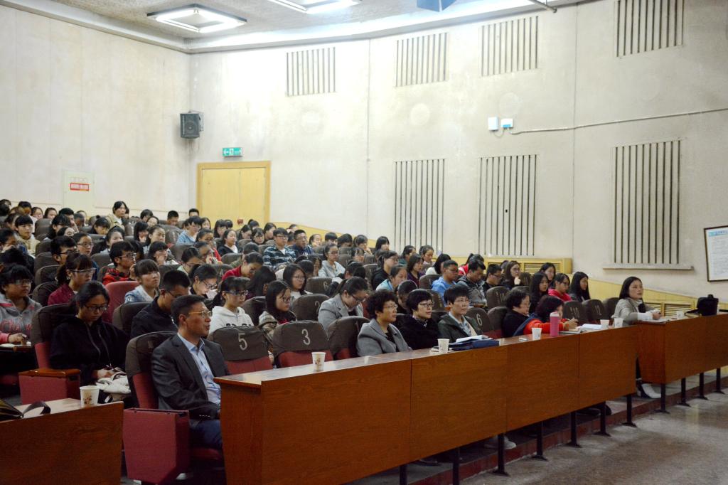 beat365手机版官网师生近200人聆听报告